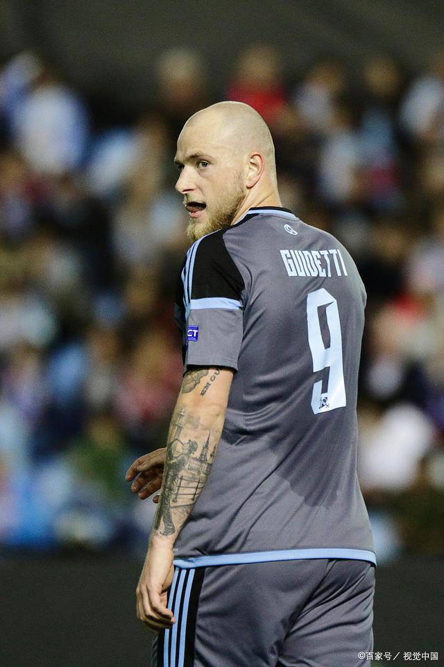 包含奥萨苏纳主场战平比利亚雷亚尔，继续保级途中的词条