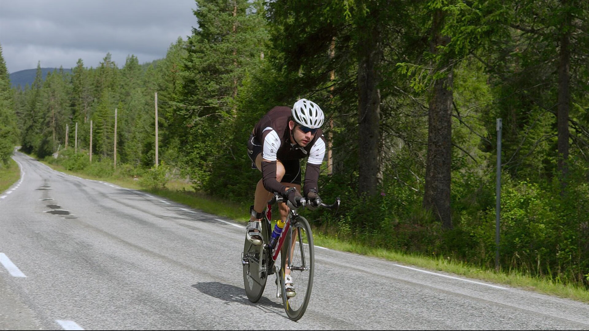 当一人球队遇见整体篮球，利拉德冷血三分雨浇灭华南虎反扑火焰